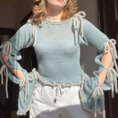 Bell Sleeve Contrast Color Slim Fit Slimming Sweater